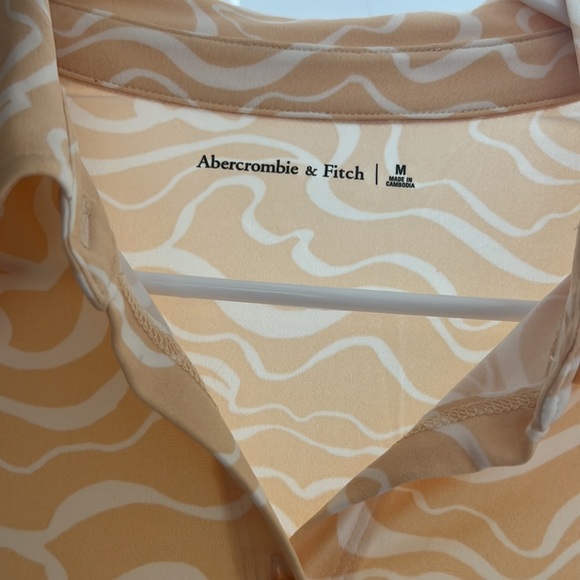 NWOT Y2K button down shirt - Picture 2 of 2